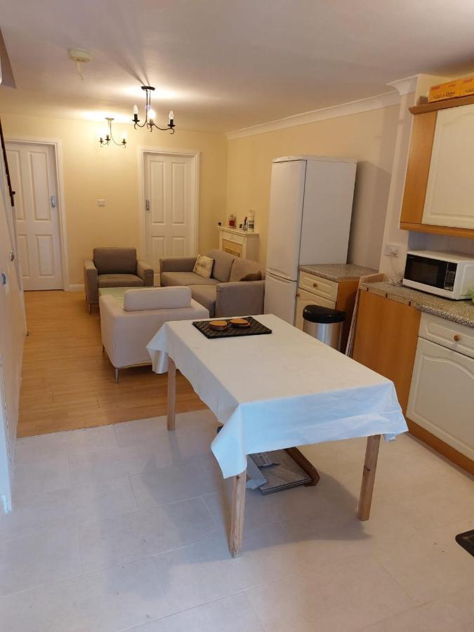 Vibrant Single Room Only For One Adult Southall Exterior foto